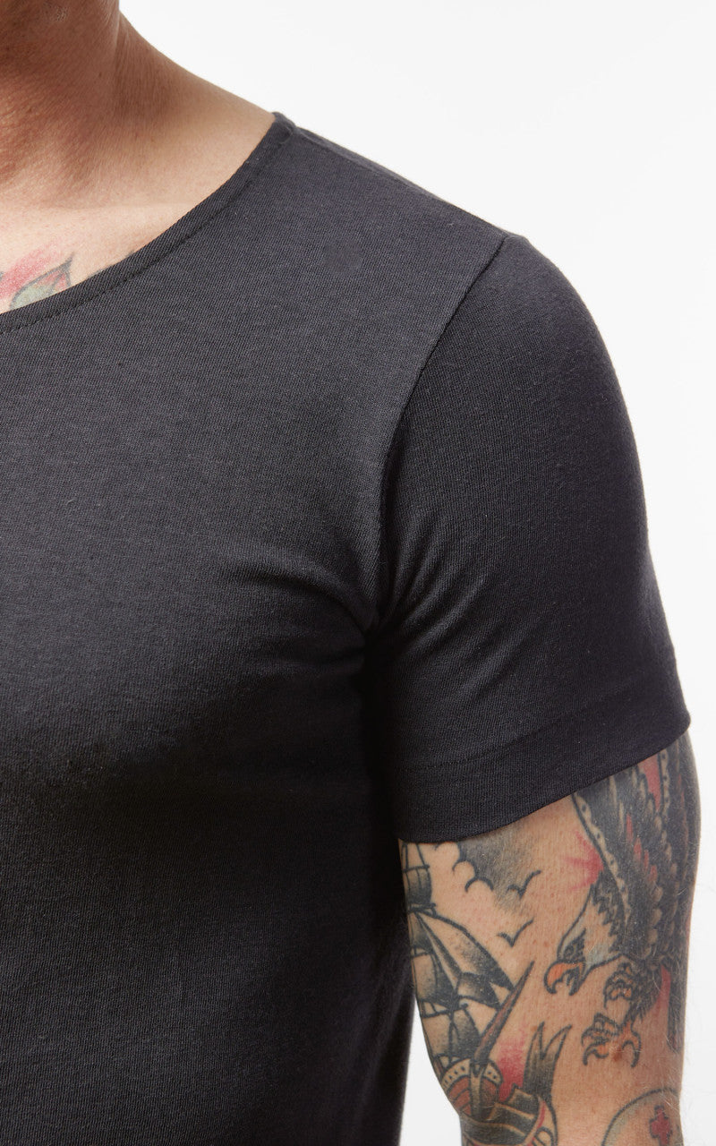 Merz b. Schwanen 114 1920s Tee Charcoal