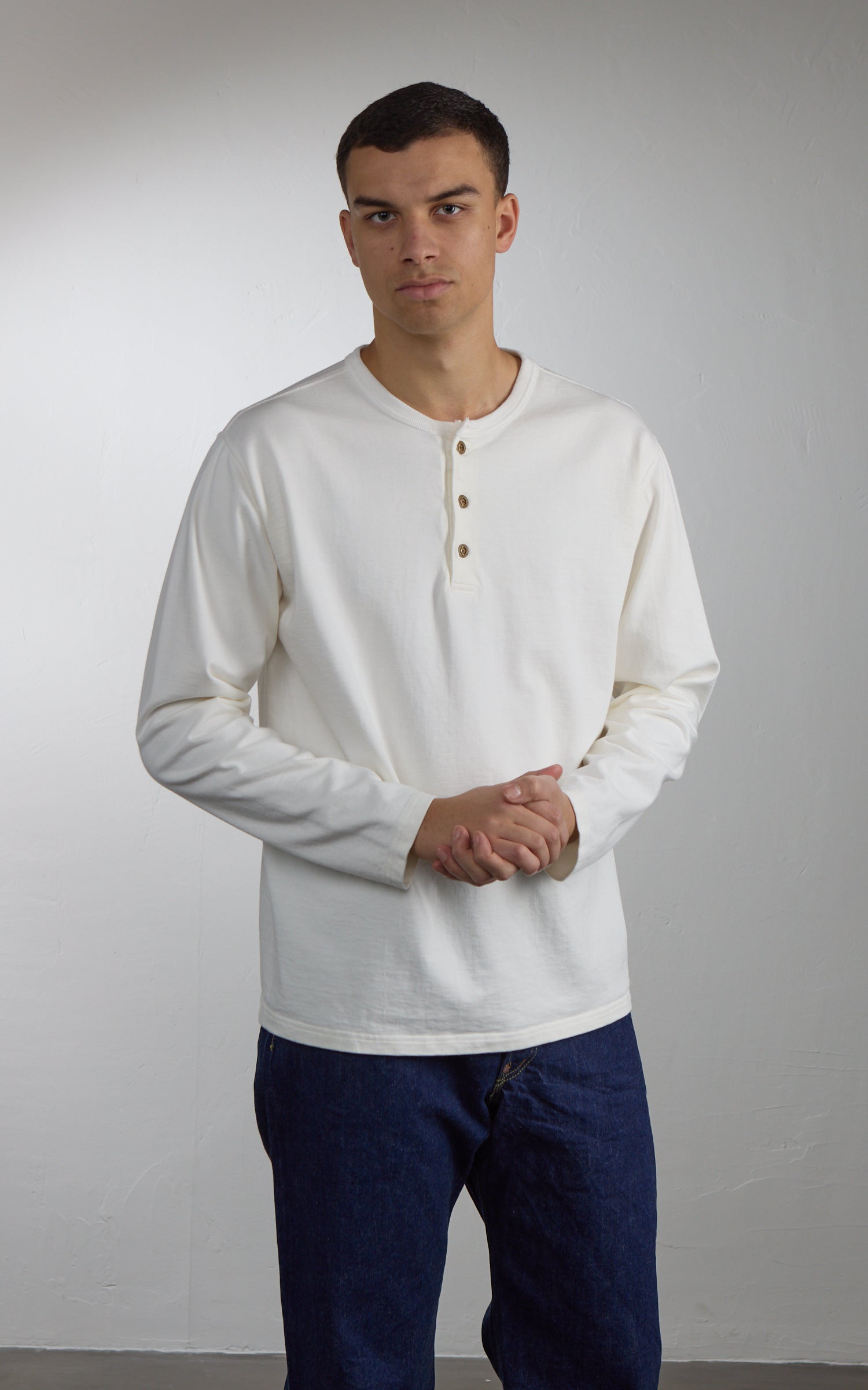 Studio D'Artisan 8187 Suvin Gold Longsleeve Henley White
