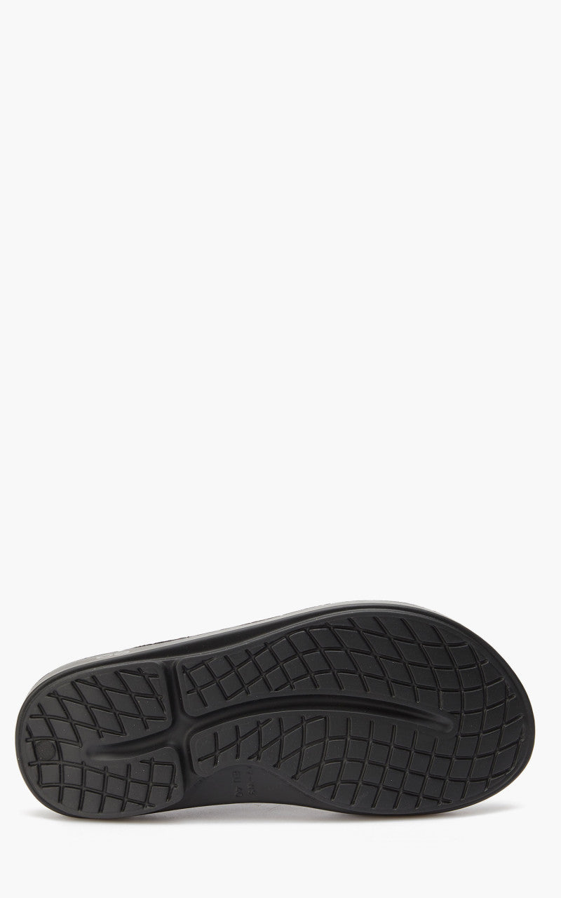 and wander x Oofos Ooriginal Sandal Black/White