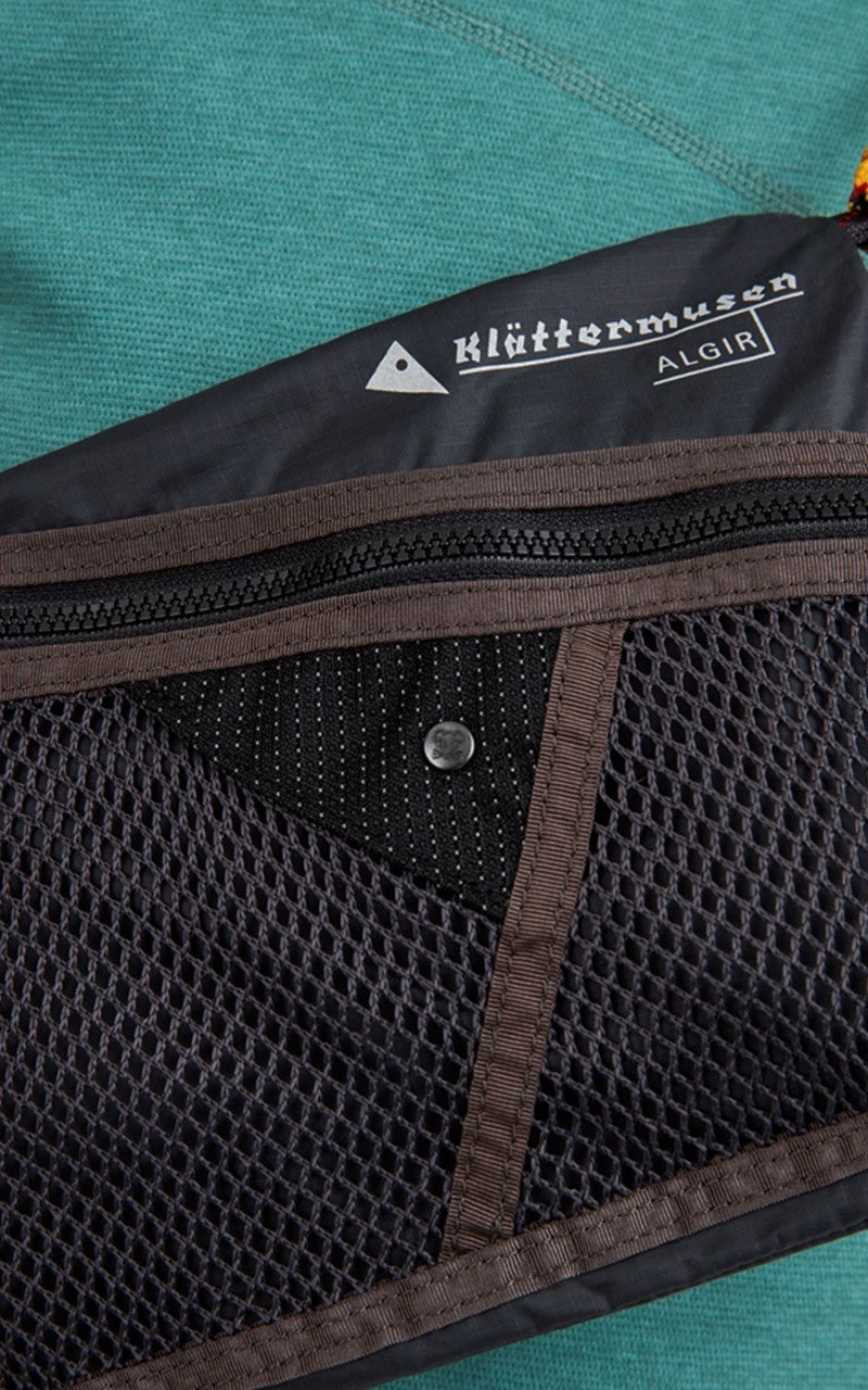 Klättermusen Algir Accessory Bag M Raven