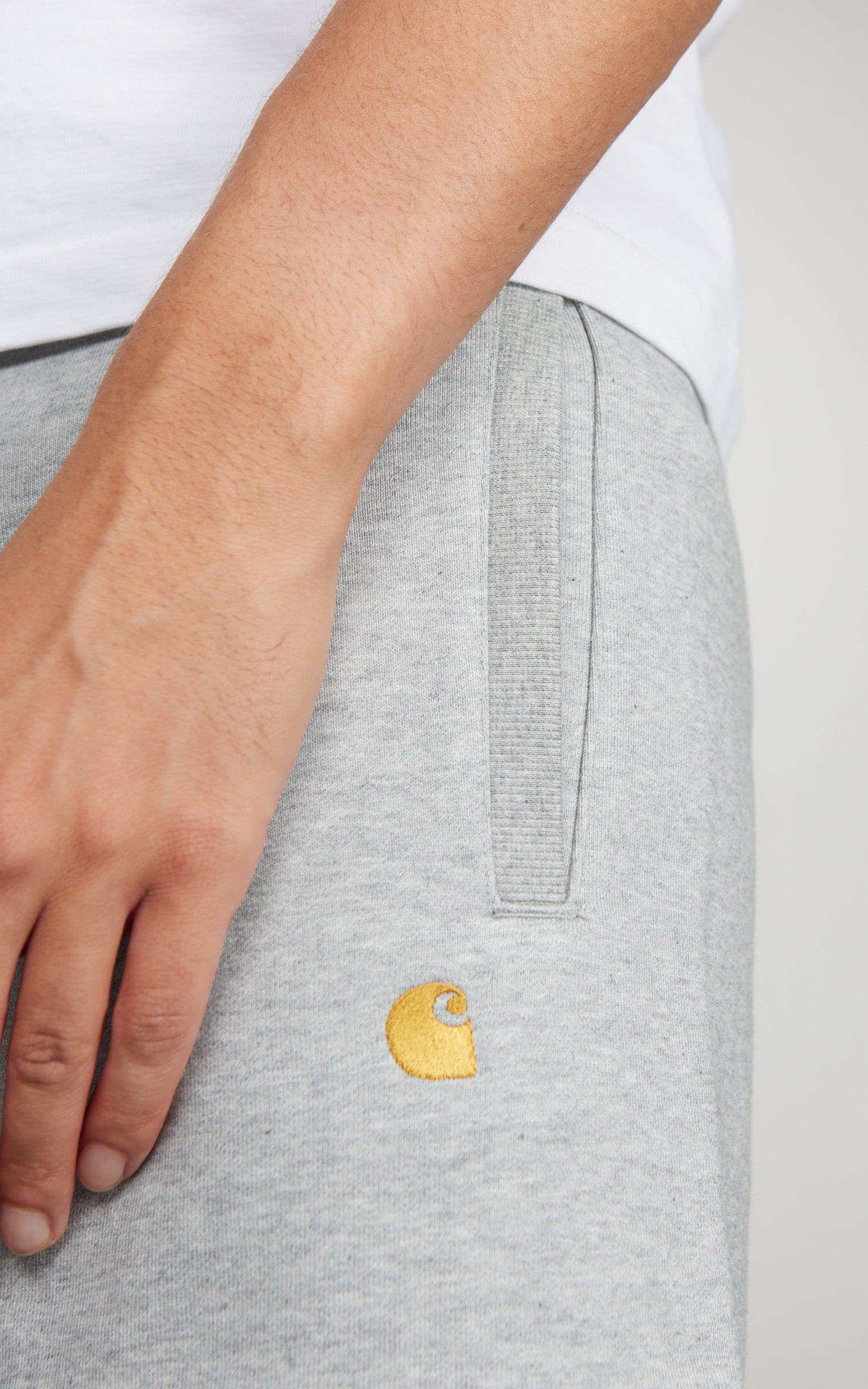 Carhartt WIP Chase Sweat Short Grey Heather/Gold
