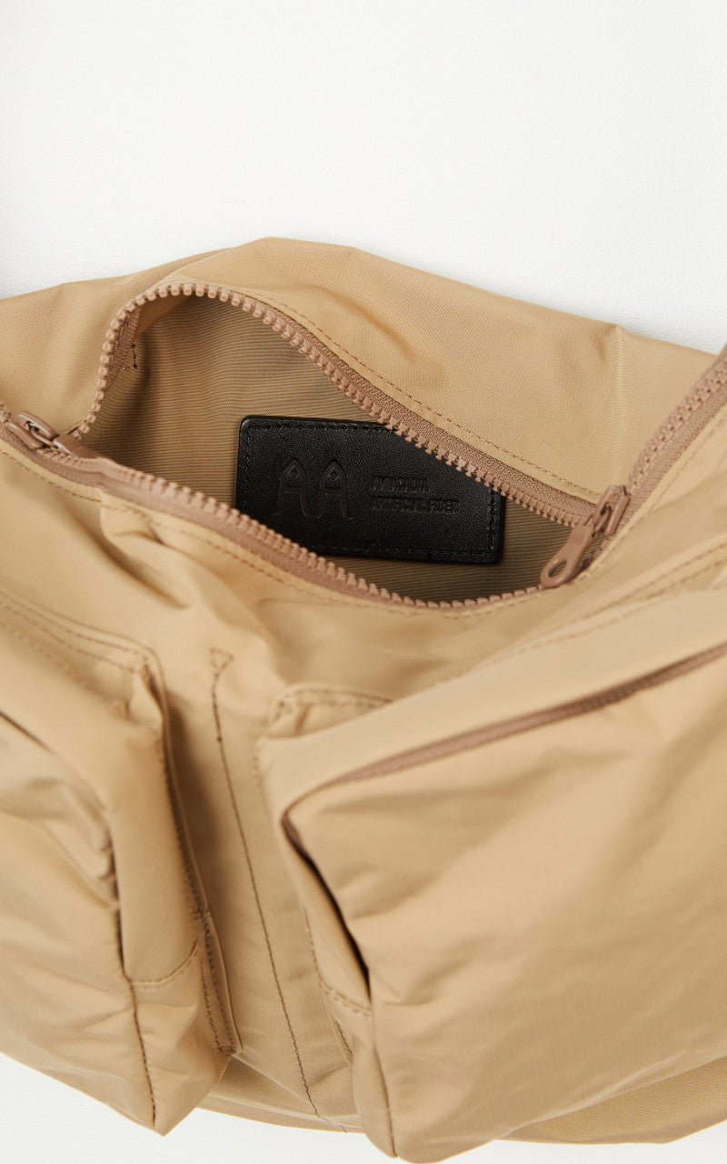 Amiacalva F009 AAF Body Bag Beige