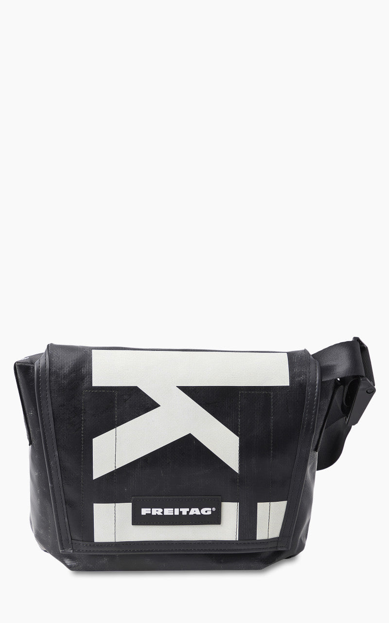 Freitag F11 Lassie Messenger Bag Classic S Black 20-1