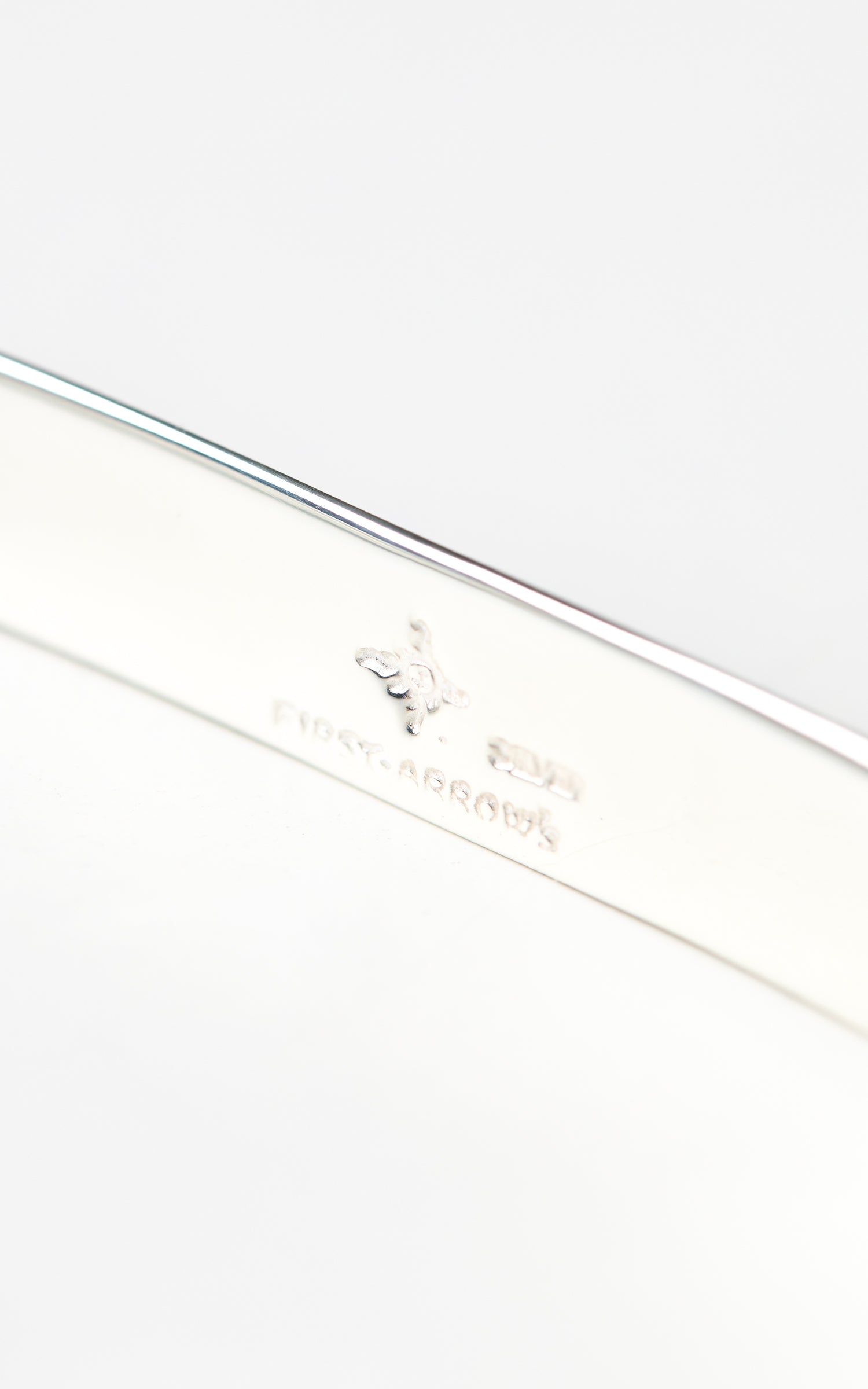 First Arrow's BR-255 Triangle Bangle S