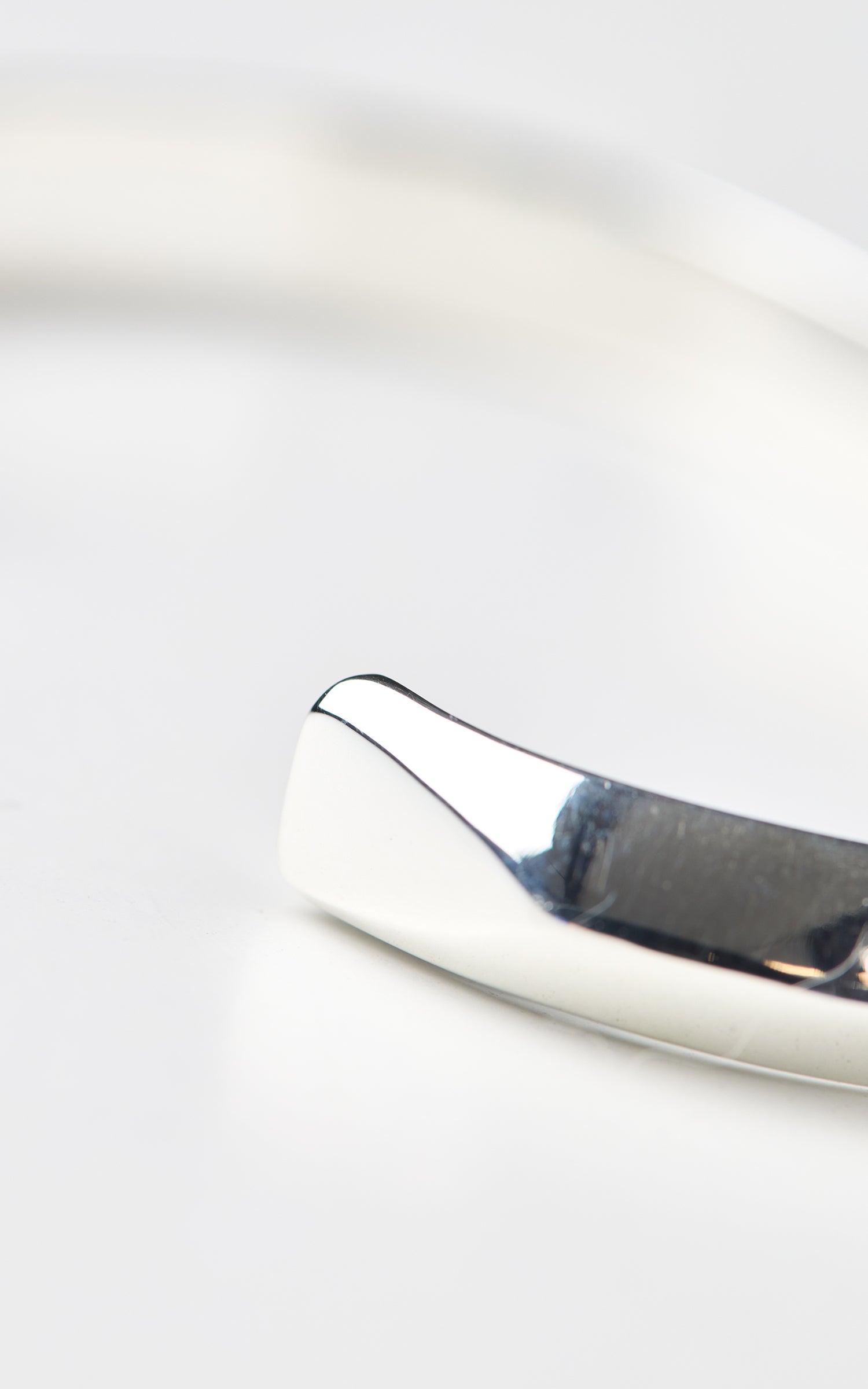 First Arrow's BR-255 Triangle Bangle S
