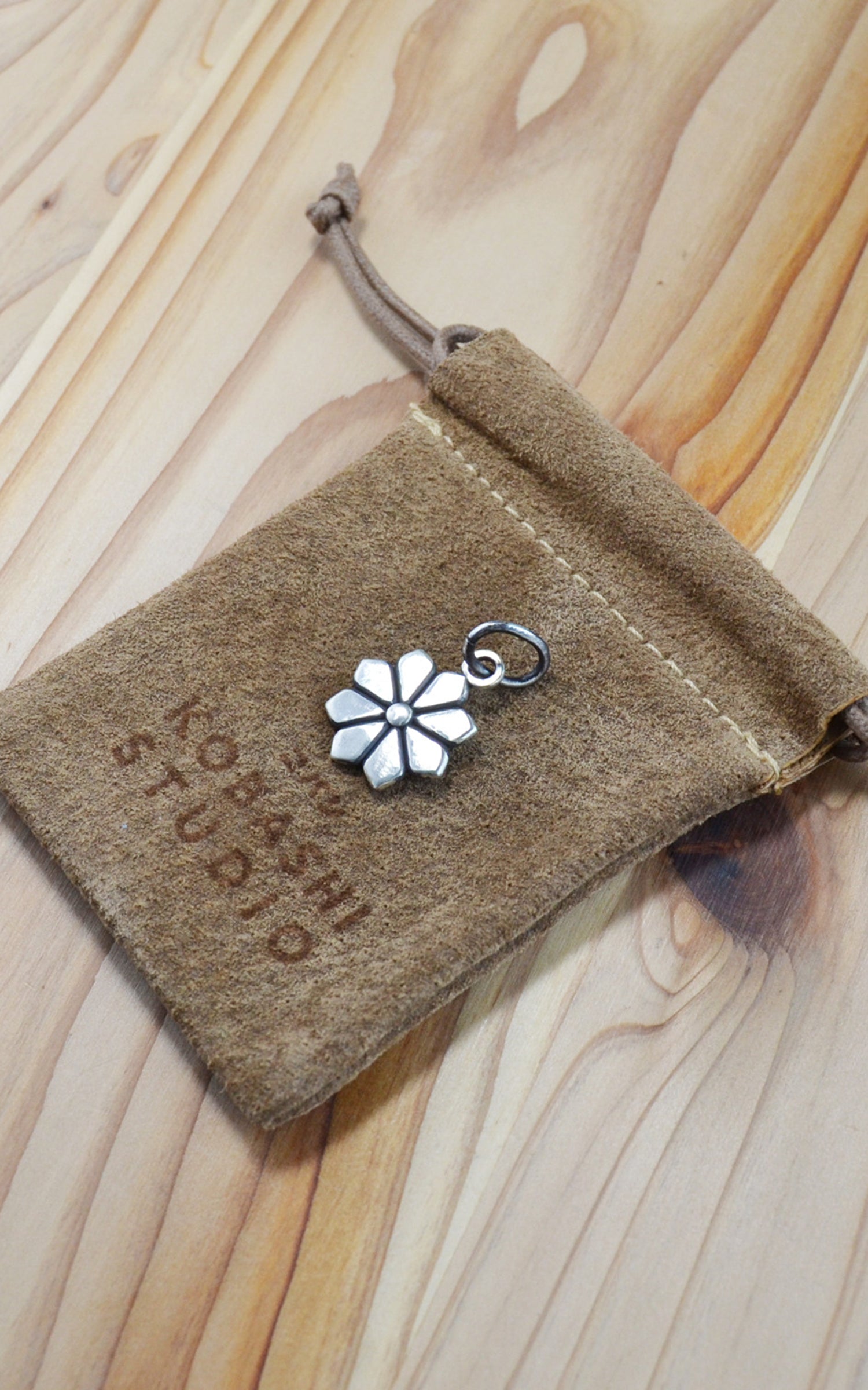 Kobashi Studio K8160 Kikumon Charm Medium “Yatsu-giku” Silver