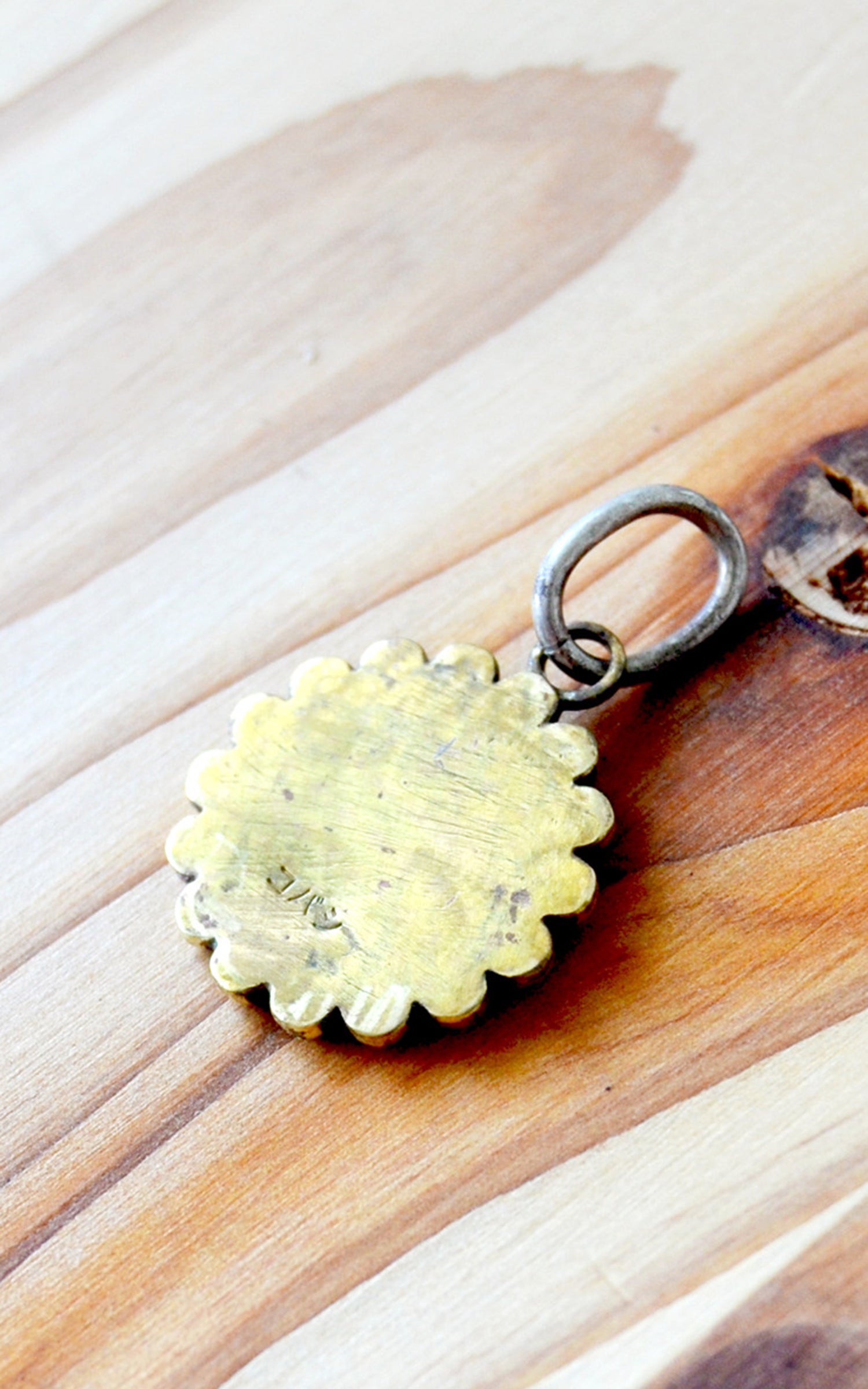 Kobashi Studio KC1700B Kikumon Charm Medium Brass