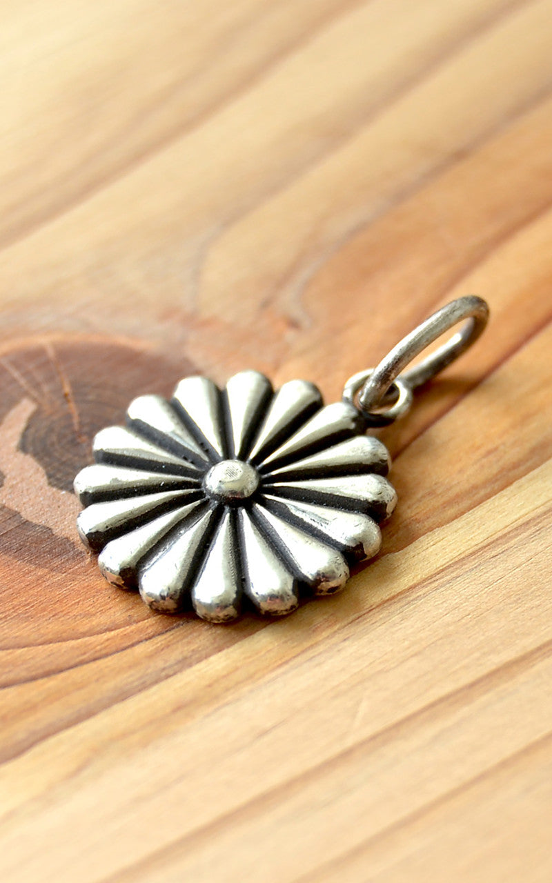 Kobashi Studio KC1700 Kikumon Charm Medium Silver