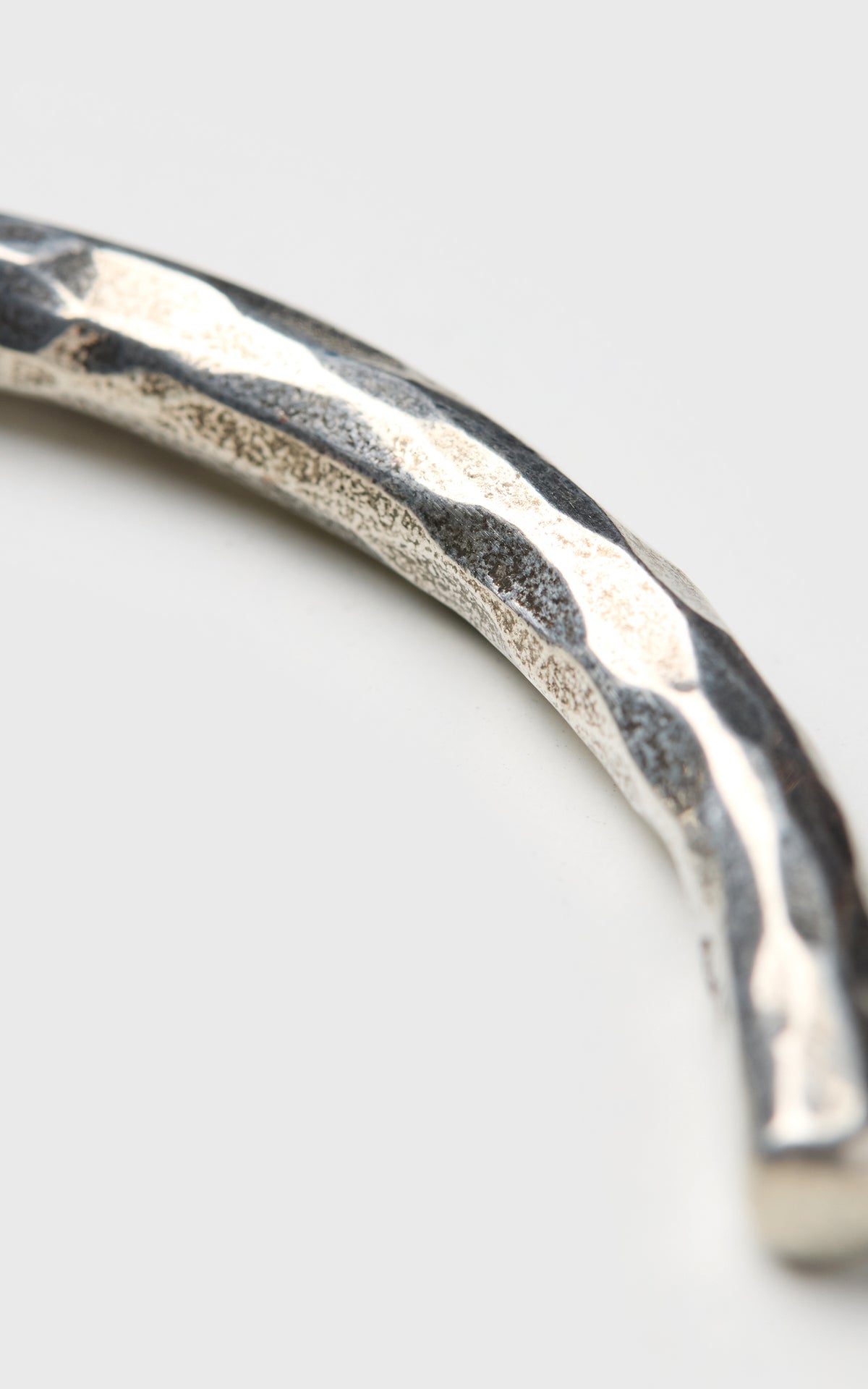 Kobashi Studio BN500R Tsuchime Round Bangle Plated Silver