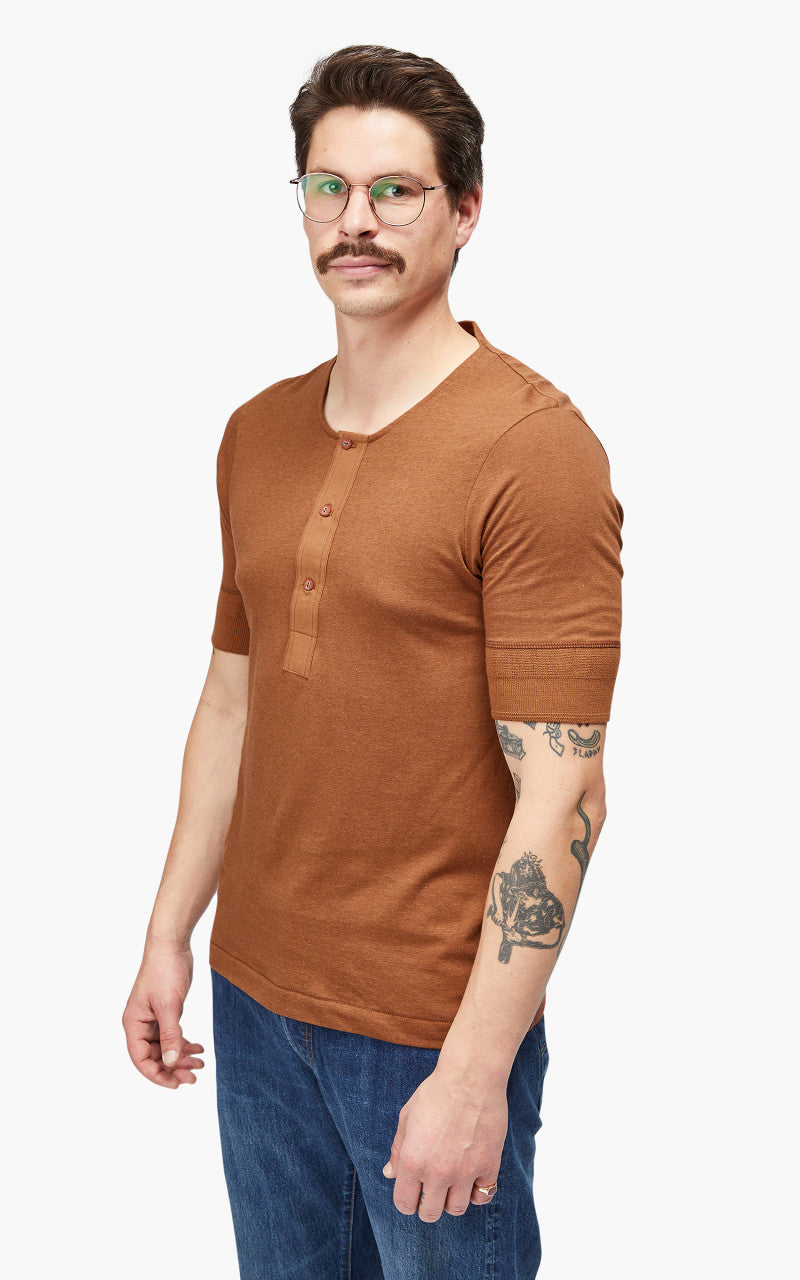 Merz b. Schwanen 103 Henley Tan