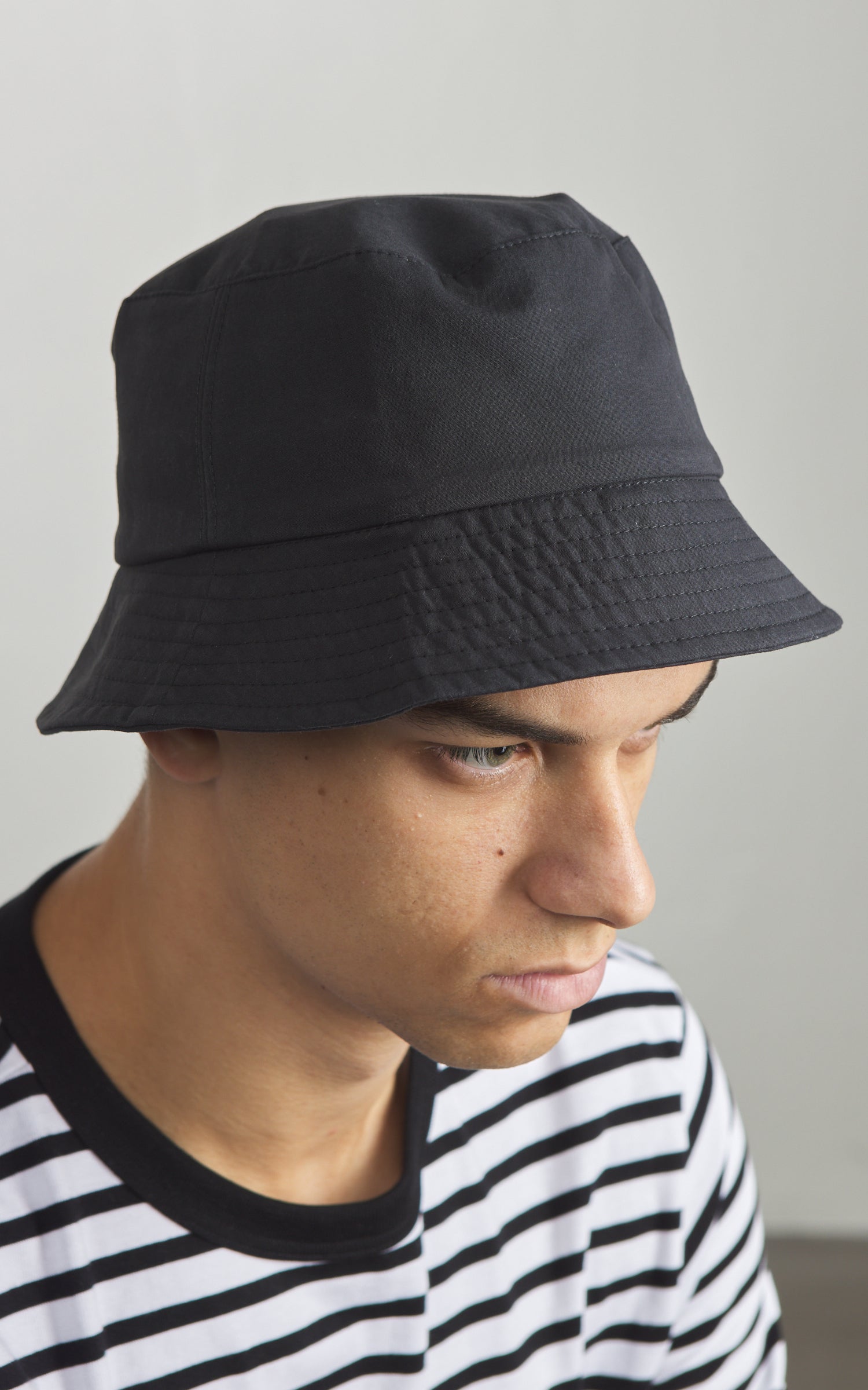 Merz b. Schwanen BH03 Cotton Poplin Bucket Hat Charcoal
