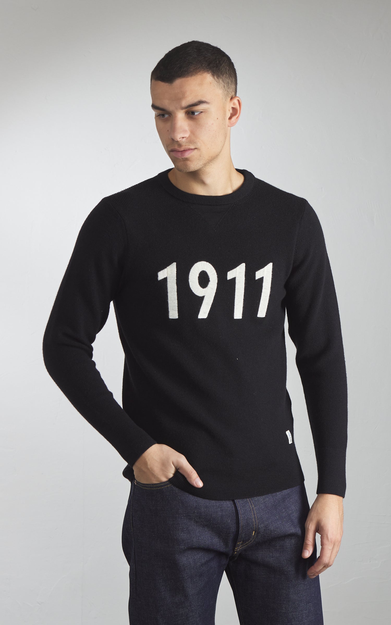 Merz b. Schwanen MWCC03 Classic Crew Merino Wool Pullover Black