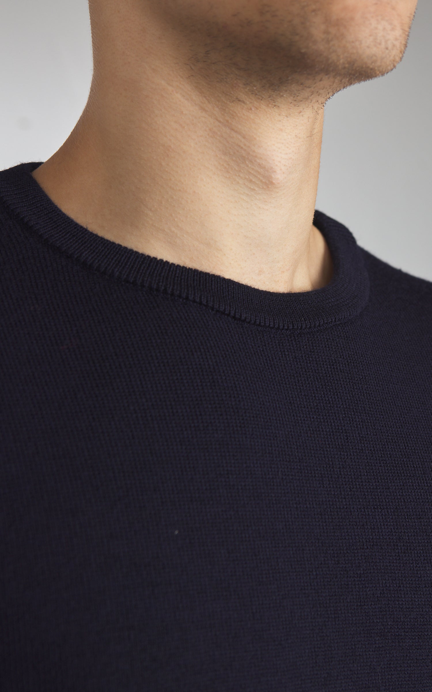 Merz b. Schwanen MWRC01 Classic Crew Merino Wool Pullover Dark Navy