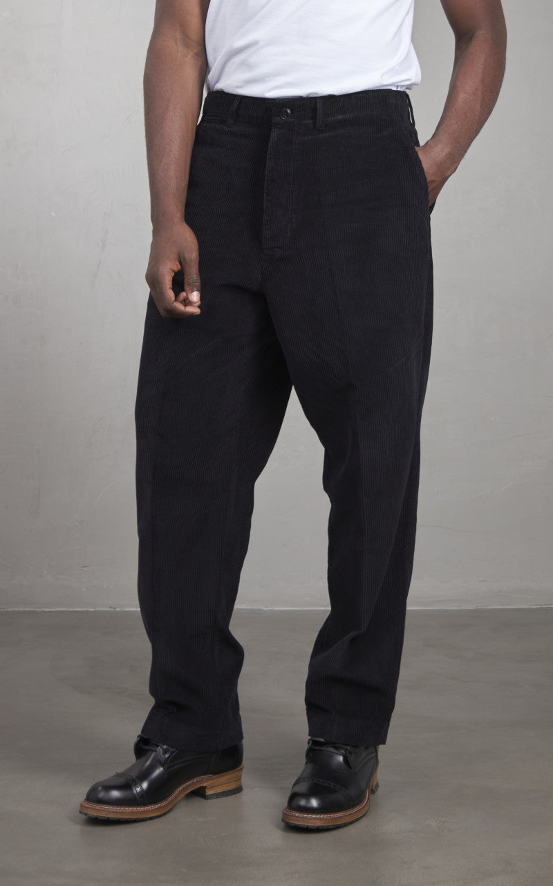 Merz b. Schwanen CHINO01C Corduroy Chino Relaxed Fit Deep Black