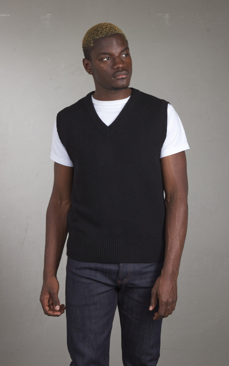 Merz b. Schwanen LOVE03 Merino Cashmere Vest Deep Black