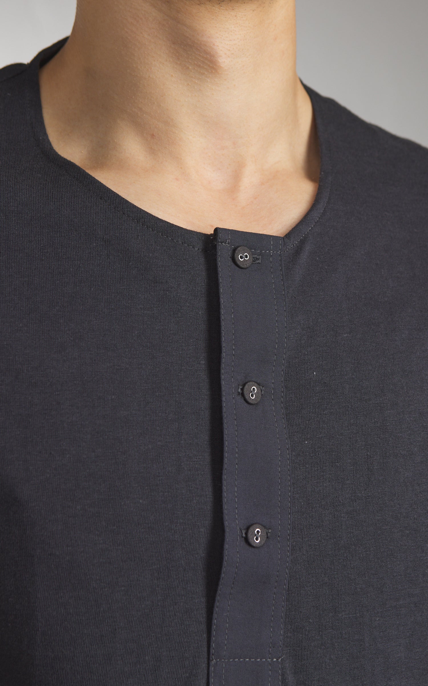 Merz b. Schwanen 103 Loopwheeled Henley Charcoal