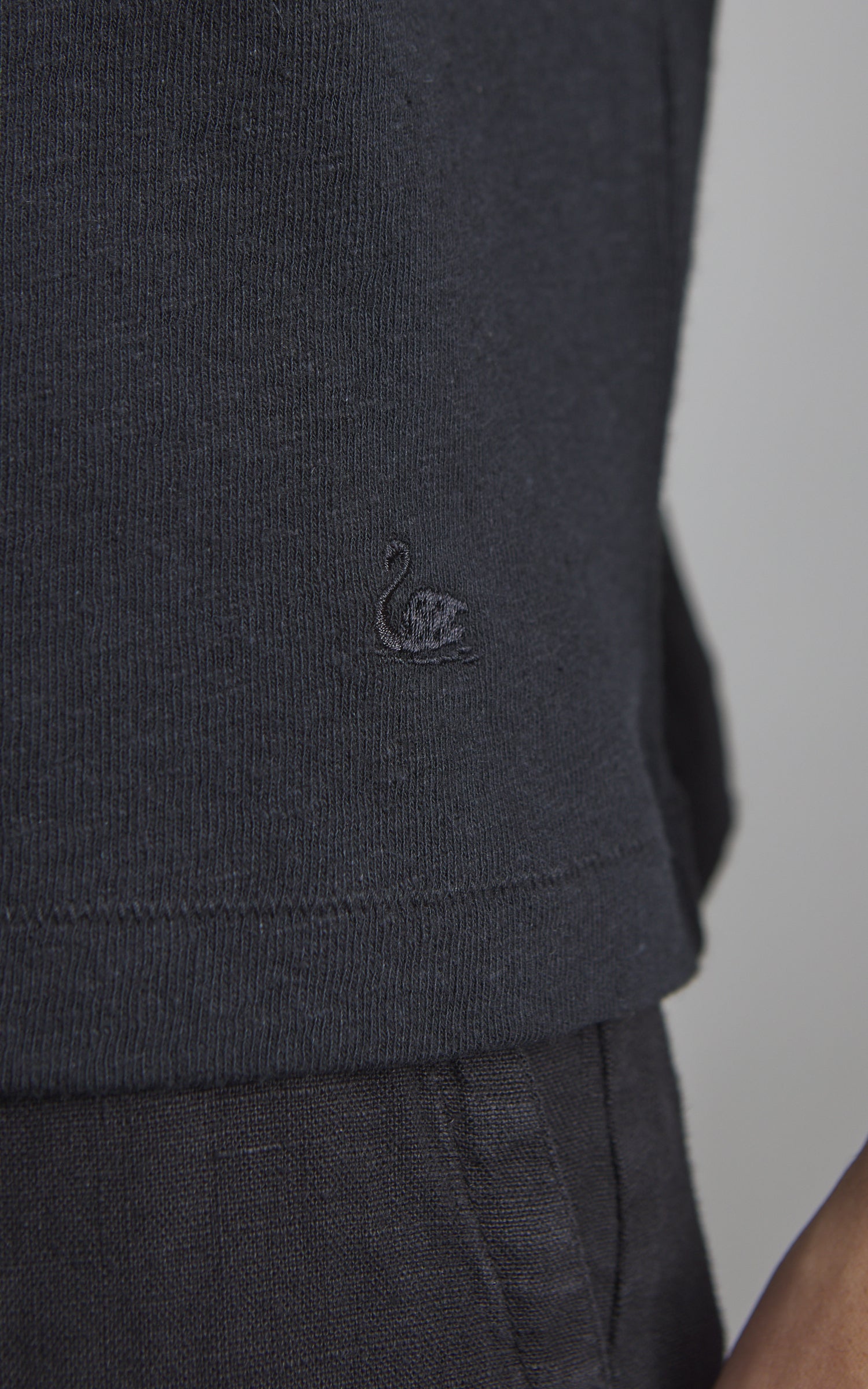 Merz b. Schwanen LINEN02 Polo Shirt Deep Black