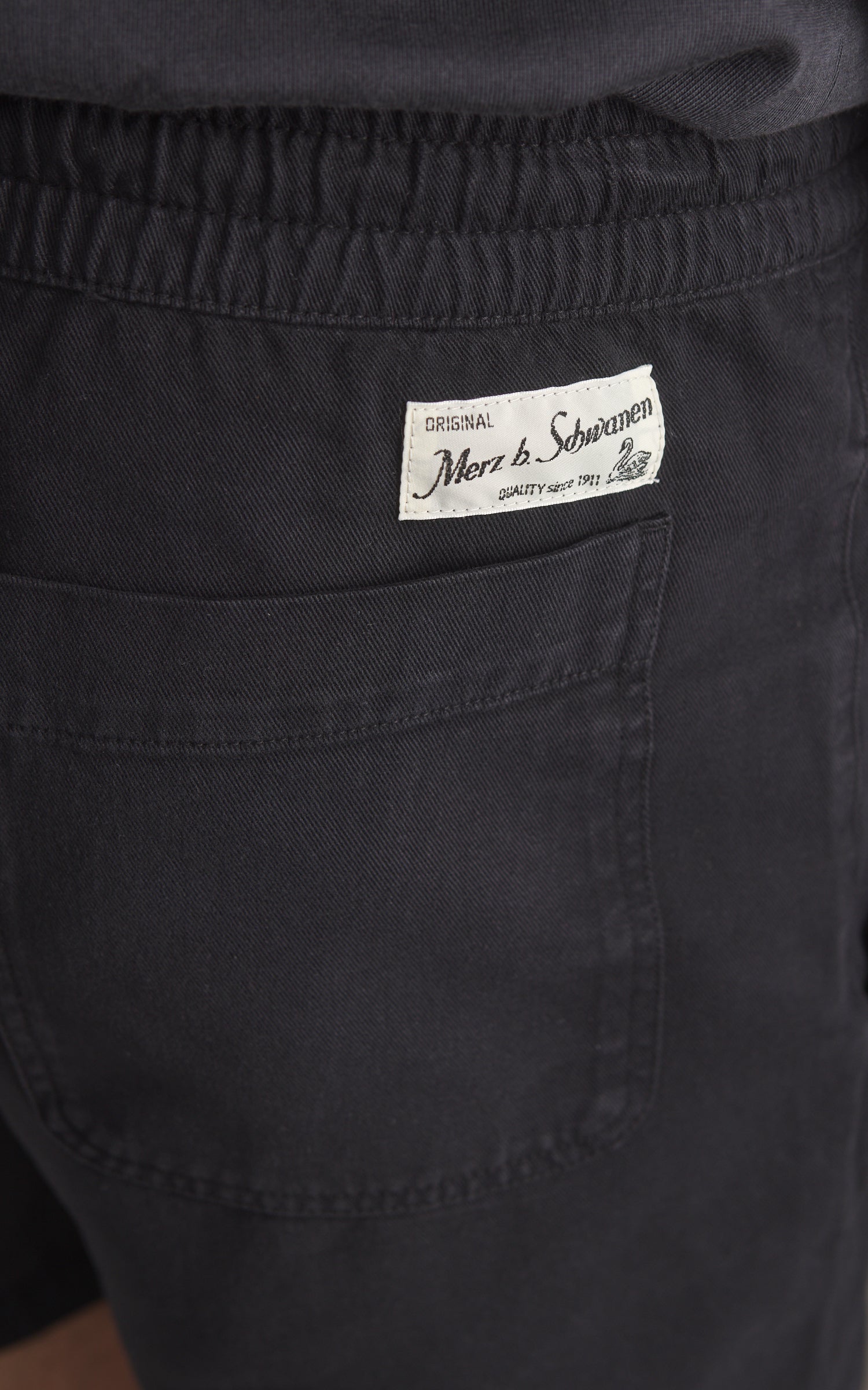 Merz b. Schwanen MALIBU01T Twill Shorts Deep Black