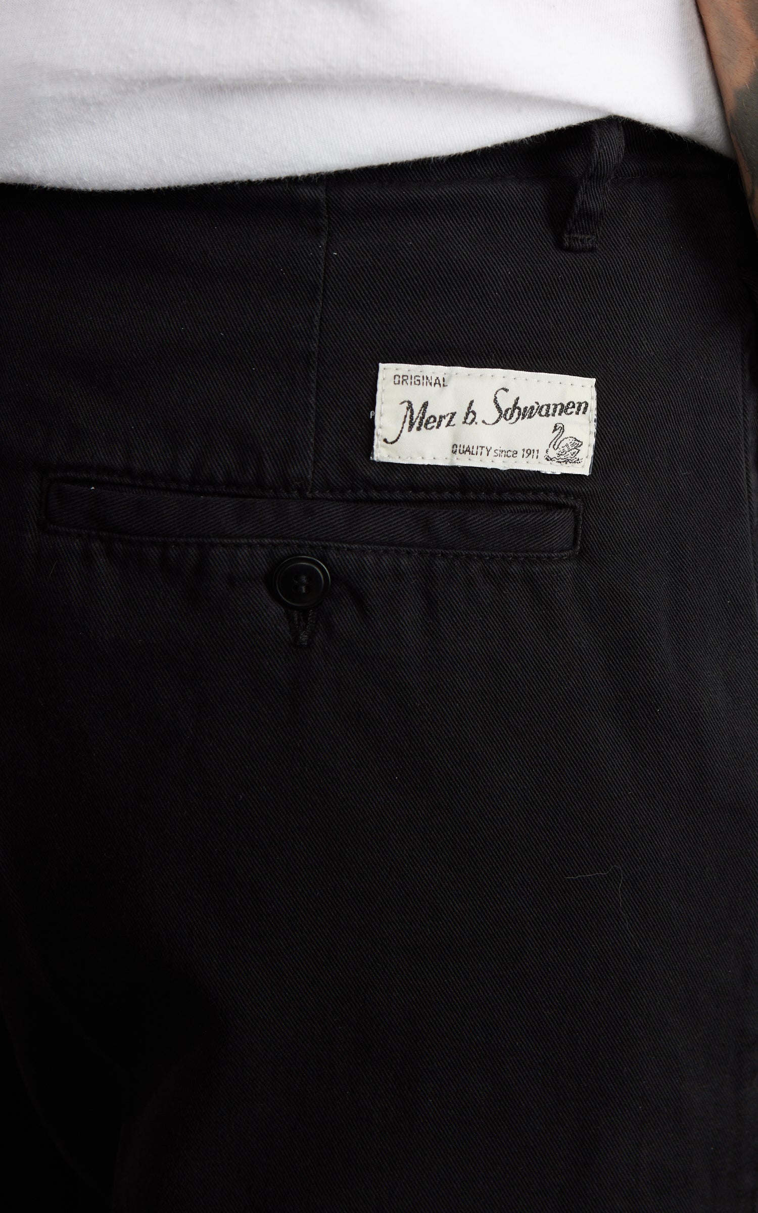 Merz b. Schwanen RIDER01T Pleated Twill Trouser Deep Black