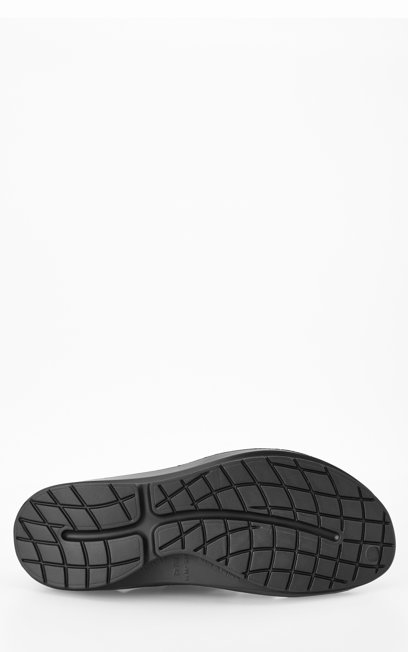 OOFOS Oocandoo Sandals Black