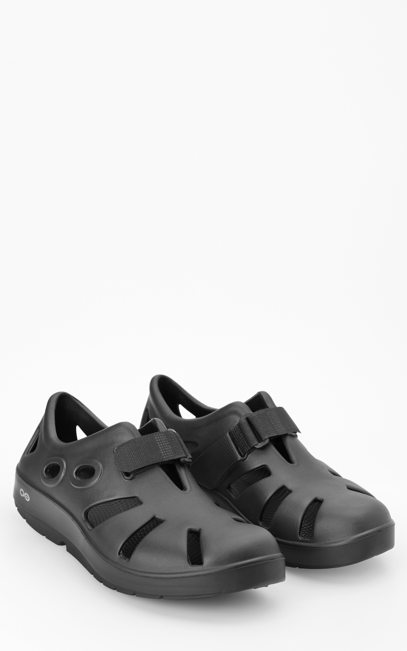 OOFOS Oocandoo Sandals Black
