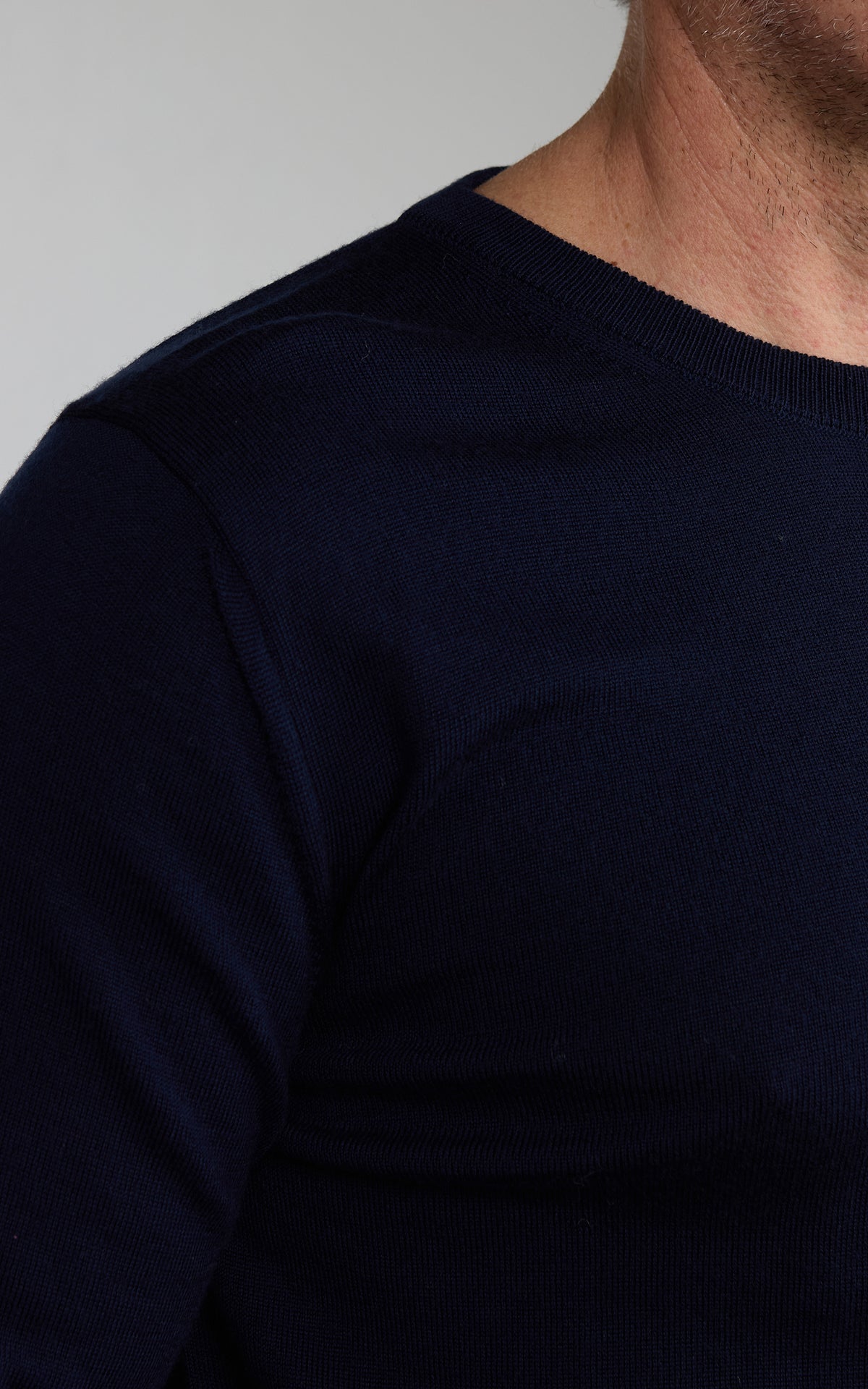 Mooncastle WO2 12G Lightweight Merino Wool Crewneck Navy