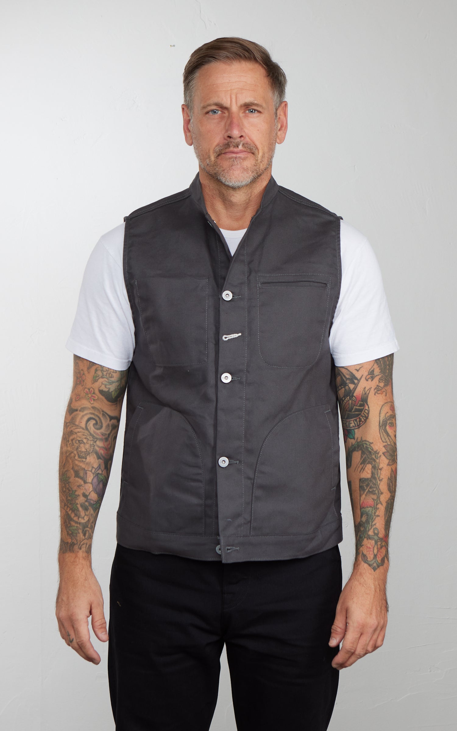Rogue Territory Supply Vest Dry Wax Canvas Grey