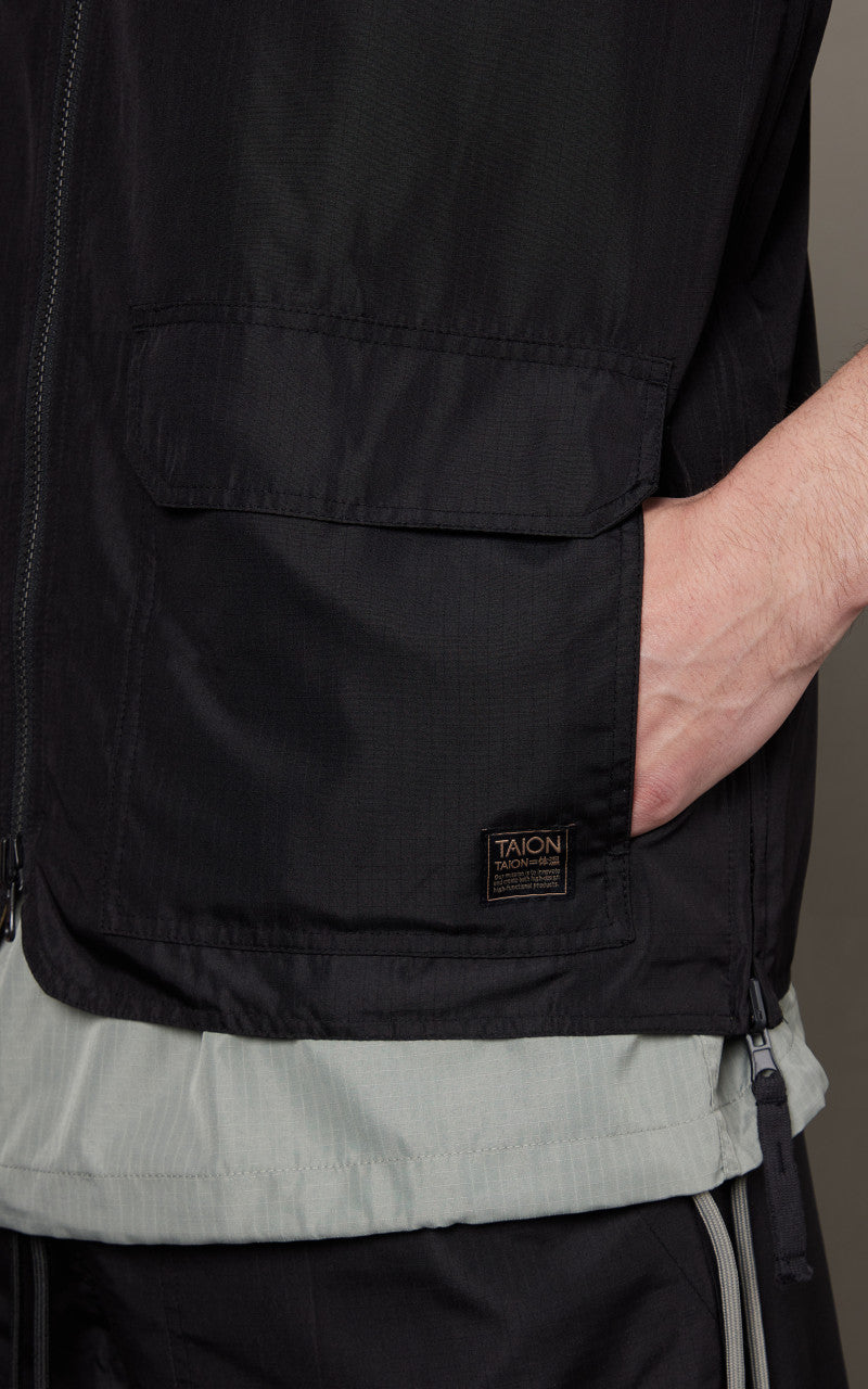 Taion Military Reversible V-Neck Vest Black