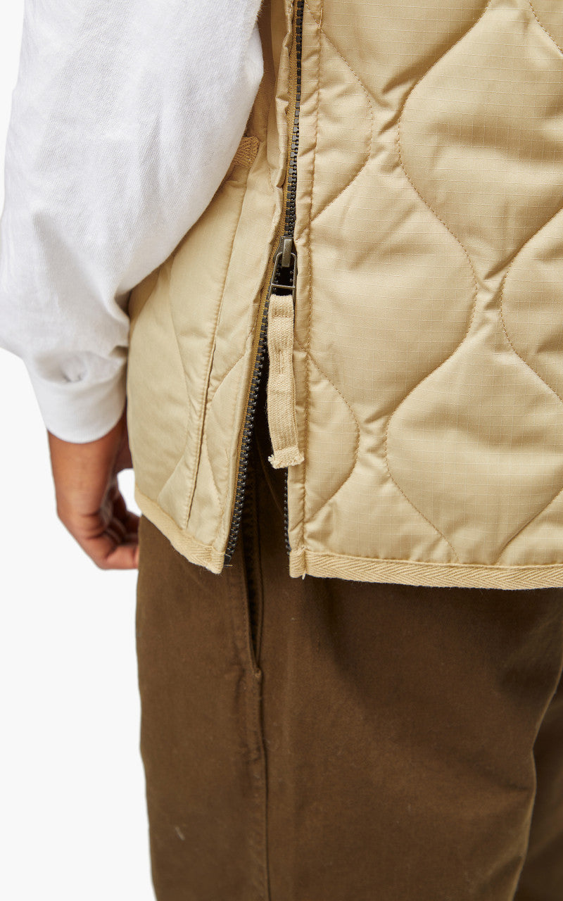 Taion Military Zip V-Neck Down Vest Cream