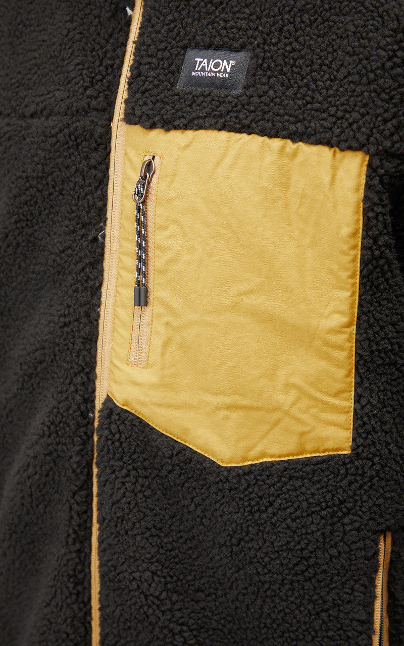 Taion Mountain Reversible Down x Boa Jacket Beige/Black