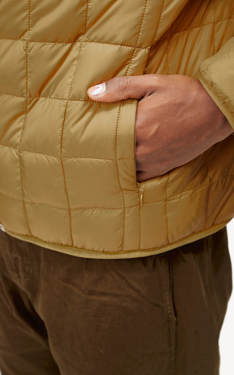 Taion Mountain Reversible Down x Boa Jacket Beige/Black