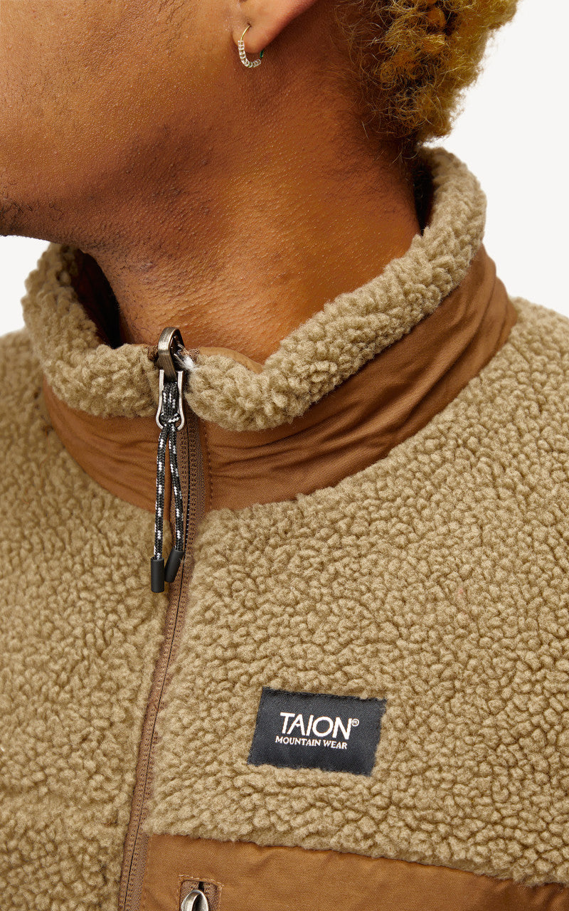 Taion Mountain Reversible Down x Boa Jacket Light Brown/Beige