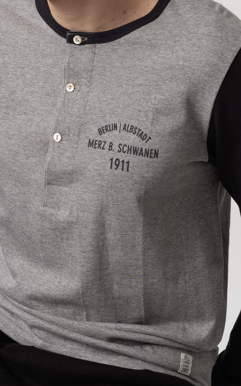 Merz b. Schwanen TR206BA Button Facing 1/1 Henley with Chest Print Grey Melange / Charcoal