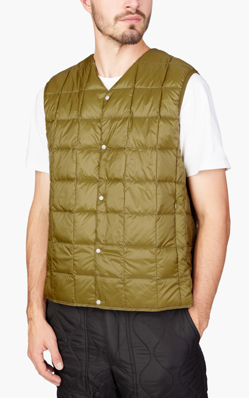 Taion V-Neck Button Down Vest Beige