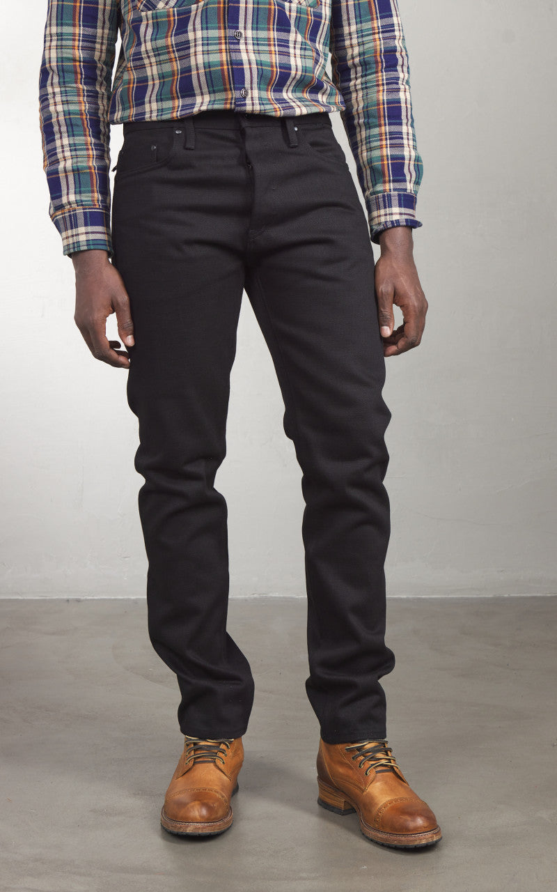 The Unbranded Brand UB242 Tapered Fit Heavyweight Solid Black Selvedge 21oz