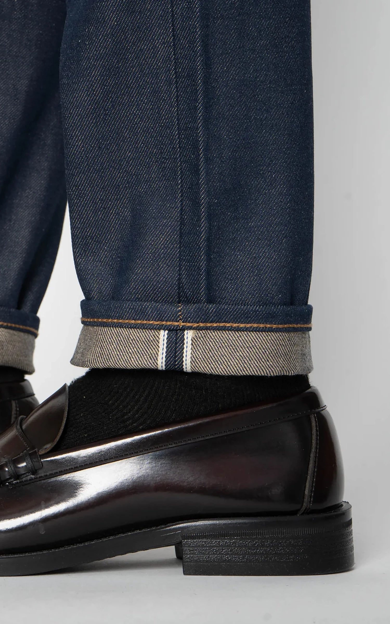 The Unbranded Brand UB654 Relax Tapered Fit Vintage Blue Selvedge 13.5oz