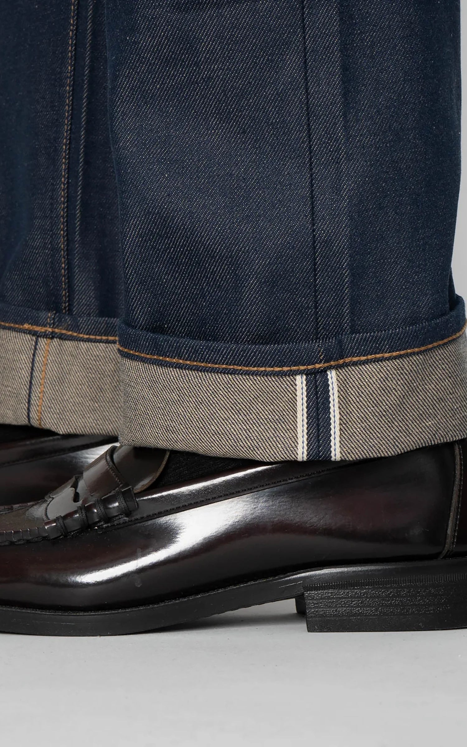 The Unbranded Brand UB854 Relaxed Straight Fit Vintage Blue Selvedge 13.5oz