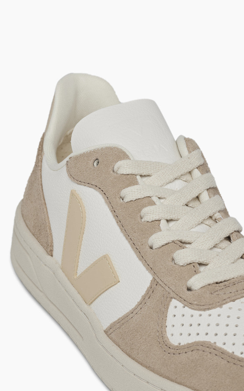 Veja W V-10 Chromefree Leather Extra White/Sable Sahara