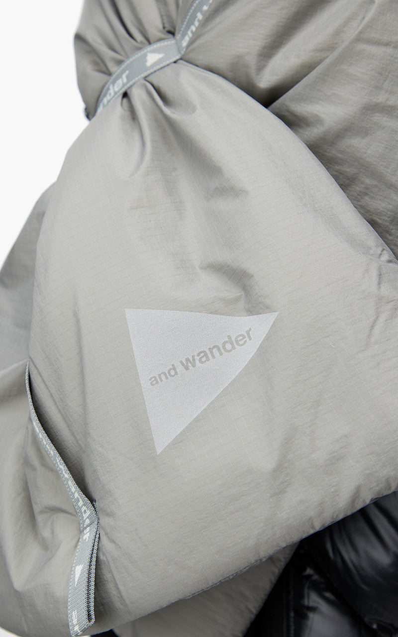 and wander Primaloft Rip Muffler Grey
