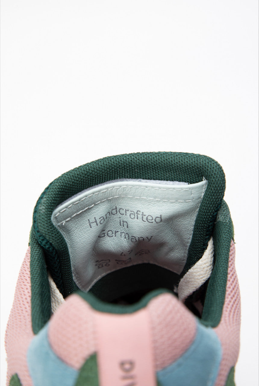 KangaROOS x Diversity Coil R-2 Dusty Rose/Blue Sky