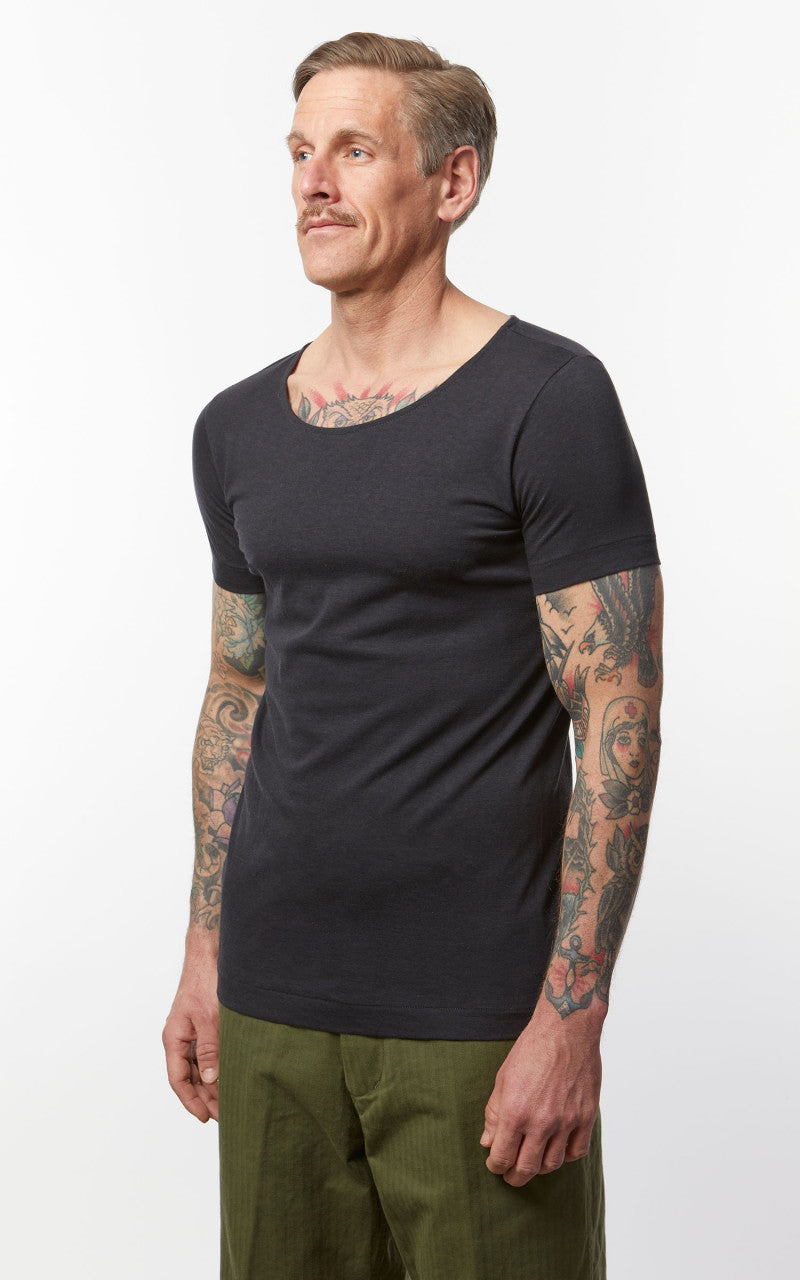 Merz b. Schwanen 114 1920s Tee Charcoal