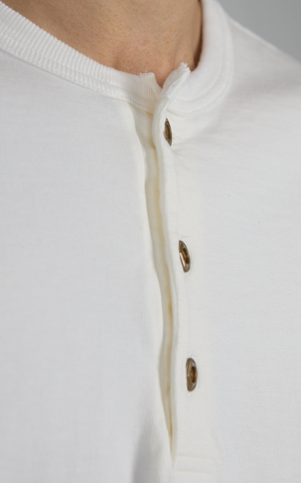 Studio D'Artisan 8187 Suvin Gold Longsleeve Henley White