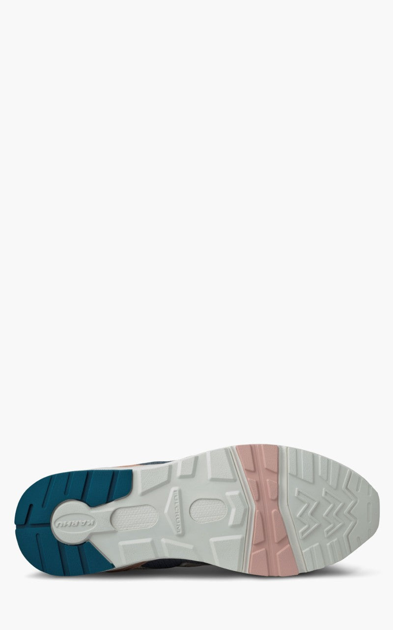 Karhu Aria 95 India Ink/Pelican