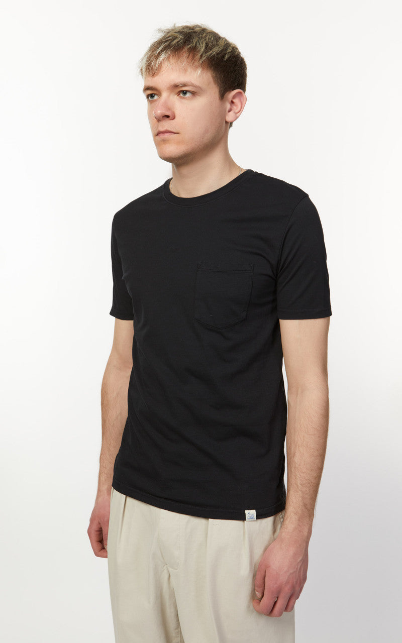 Merz b. Schwanen CTP02 Crew Neck Pocket Tee Deep Black
