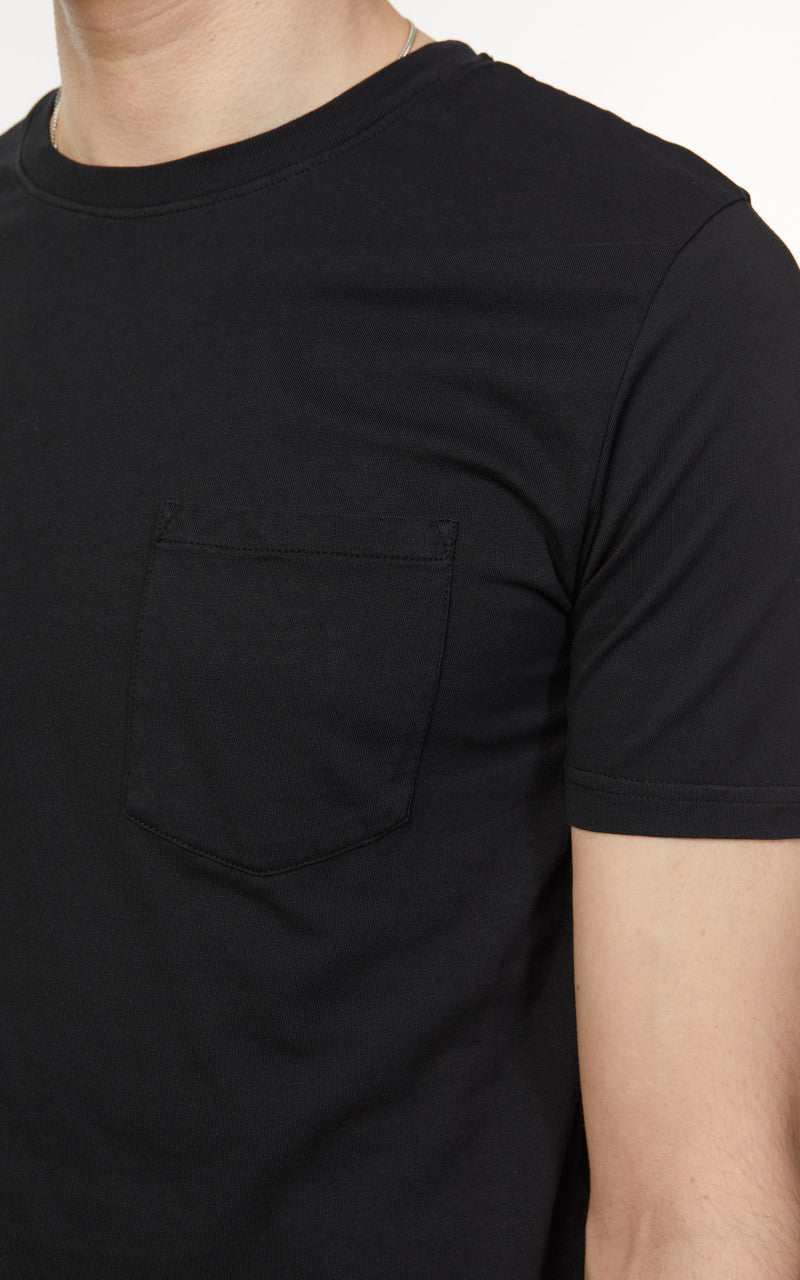 Merz b. Schwanen CTP02 Crew Neck Pocket Tee Deep Black