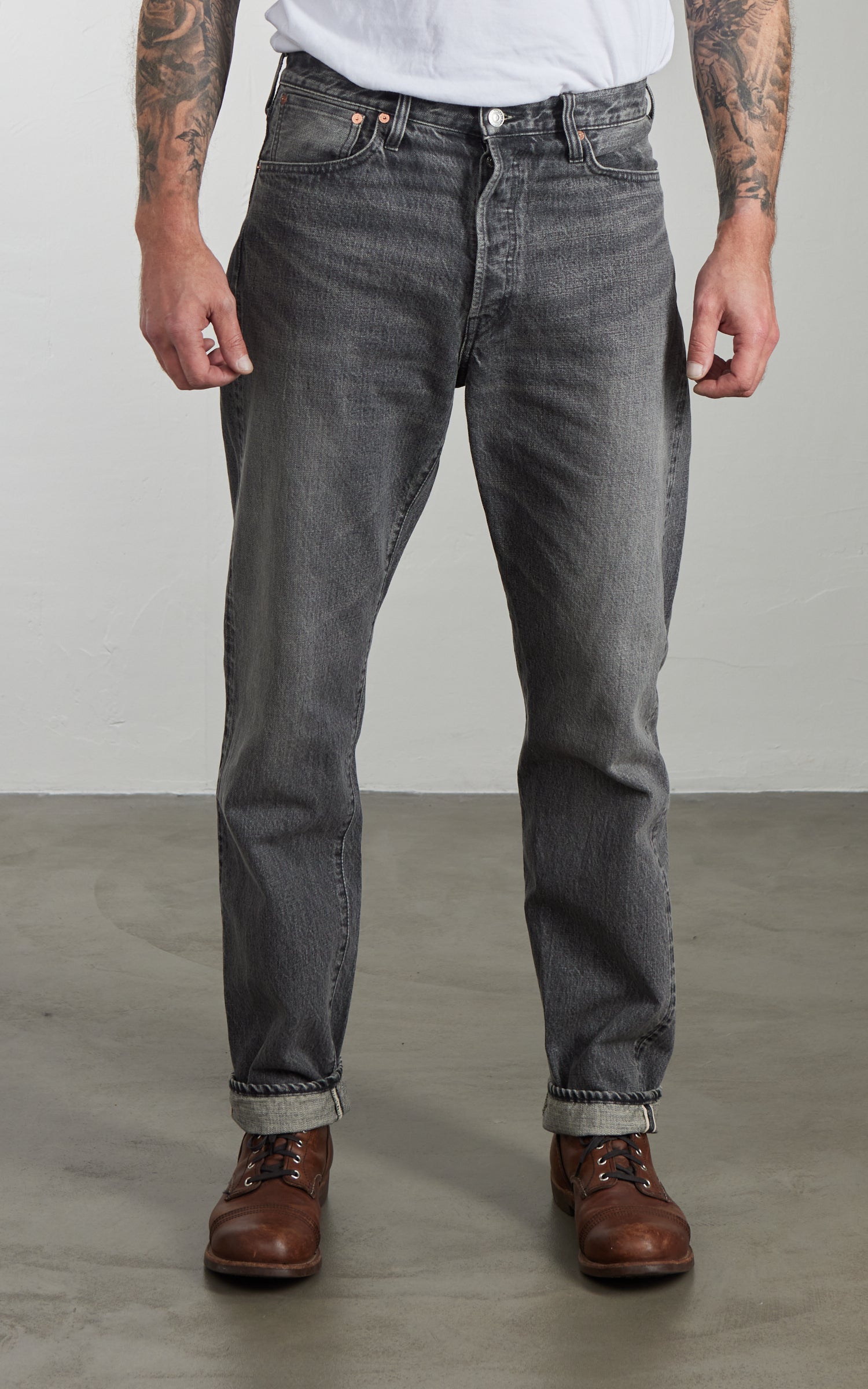 FOB Factory F153 Selvedge Denim Tapered 5P Used Wash Black