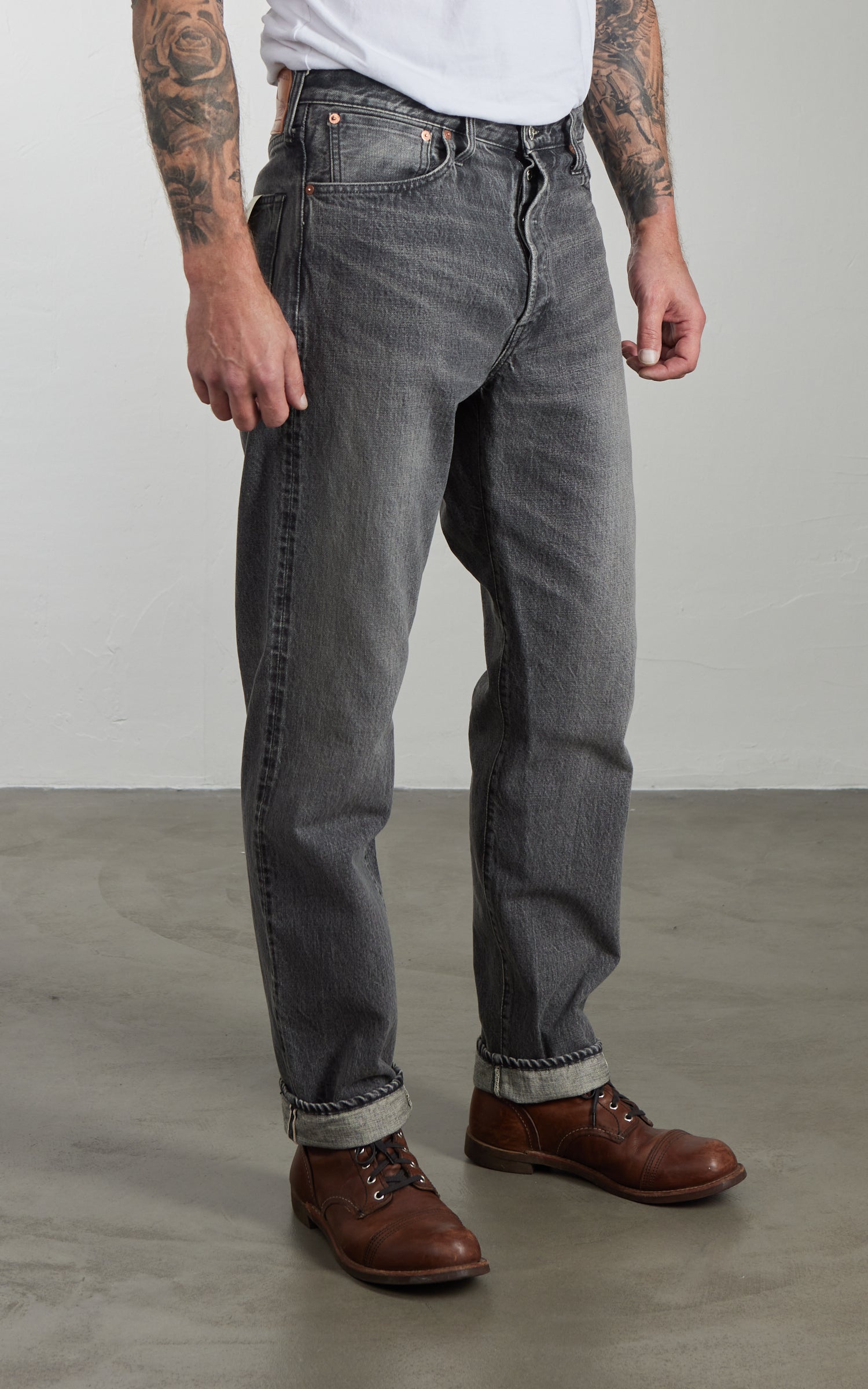 FOB Factory F153 Selvedge Denim Tapered 5P Used Wash Black