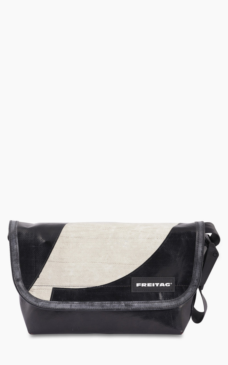 FREITAG F41 HAWAII FIVE-0メッセンジャーバッグ ブラック Freitag F41 Hawaii Five-O Messenger Bag XS Black 16-3