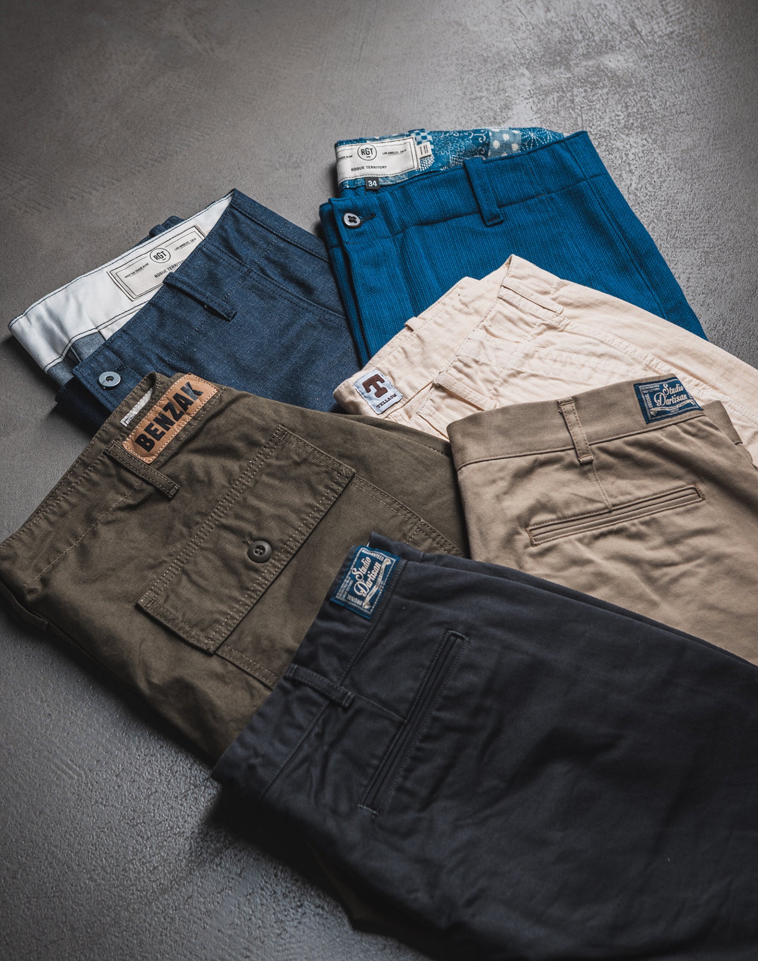 SUMMER ESSENTIALS - SHORTS