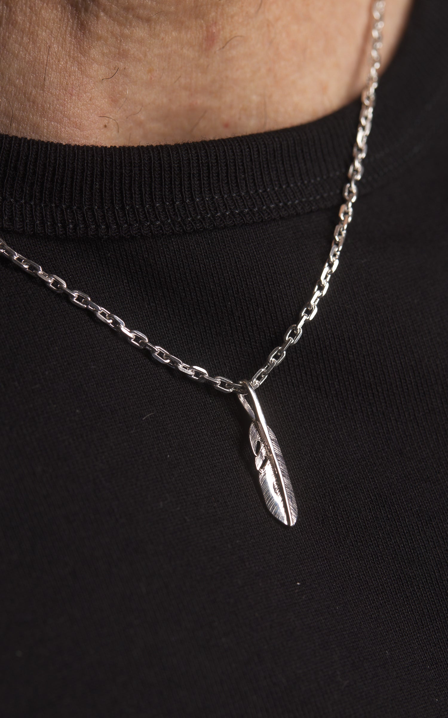 First Arrow's P-593L (XS) Feather Pendant Silver